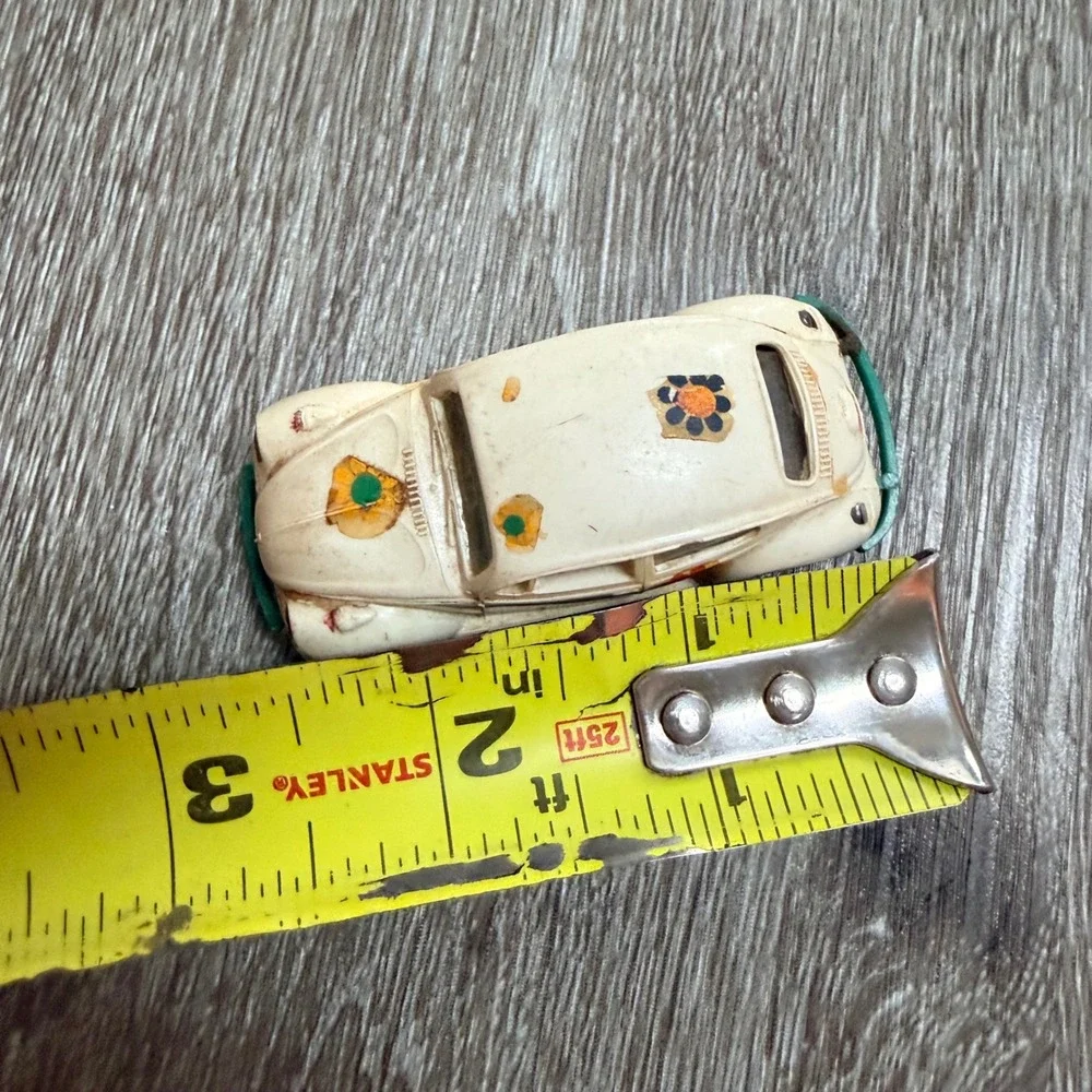 Vintage Lindberg Line Volkswagen Beetle 19 Flower Power White Toy Car 3 Inch